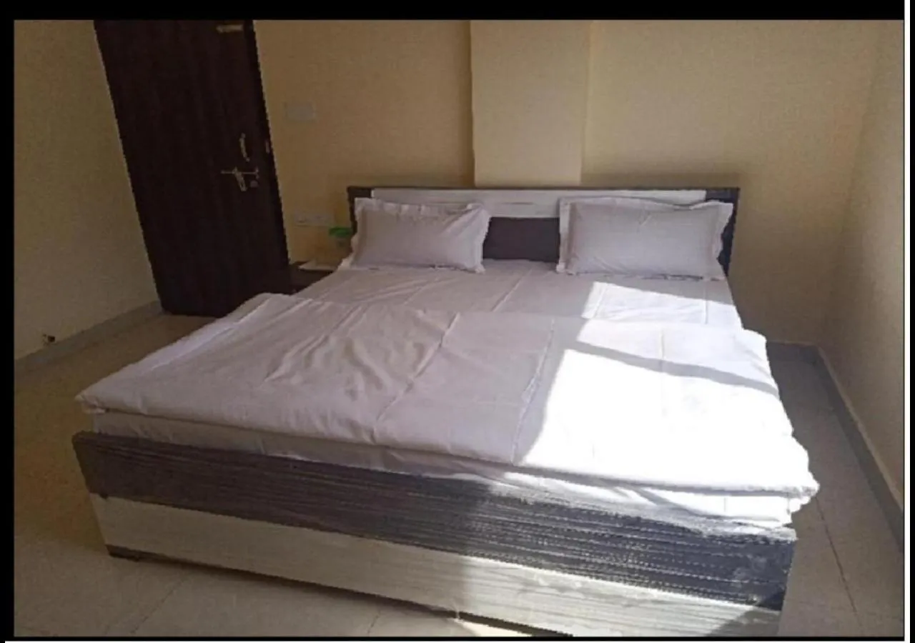 Shri Anand Niketan By Wb Inn Vrindavan 2*,  India